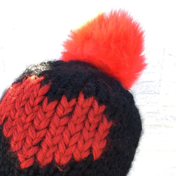 hand knit beanies with big heartβ₯οΈ & faux fur poms - Picture 6 of 7